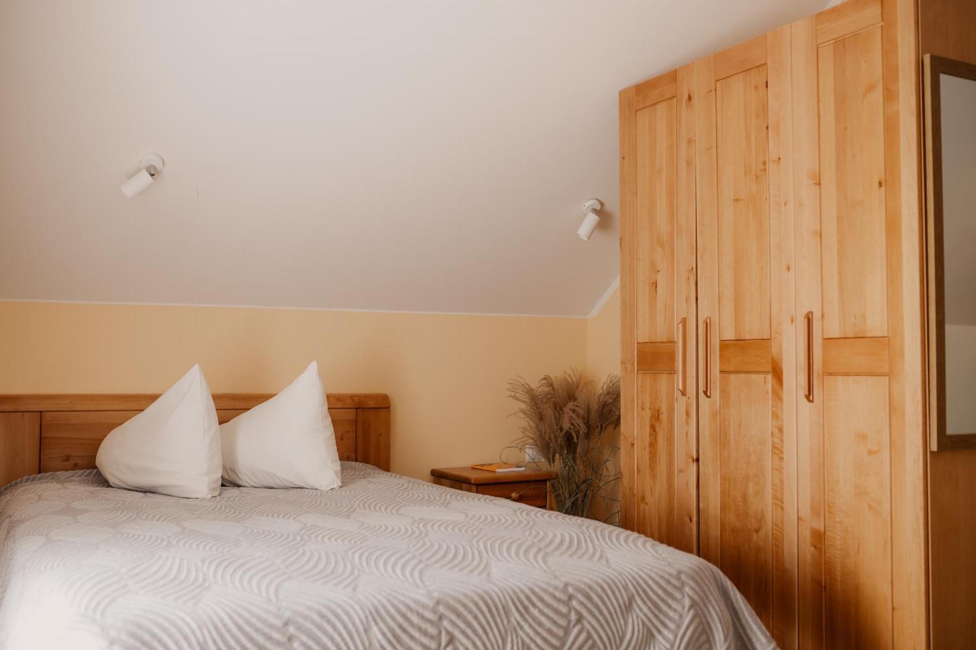 Aparthotel Saules Iela 2A Saldus Zimmer foto