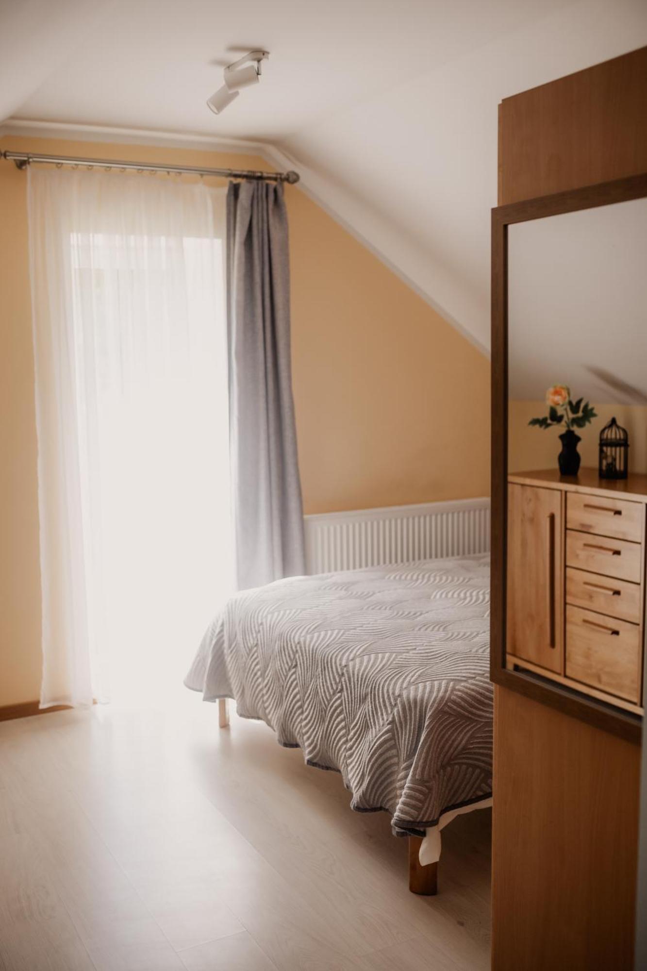 Aparthotel Saules Iela 2A Saldus Zimmer foto